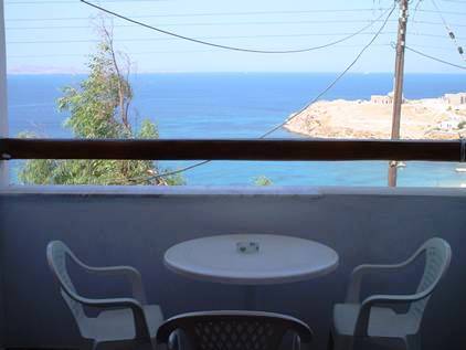 mamasroomsbalcony_F18143.jpg